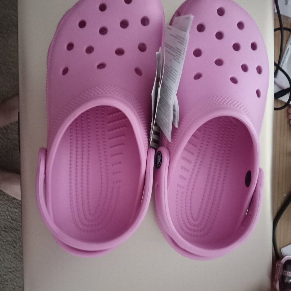 Crocs Classic NWT Never been worn